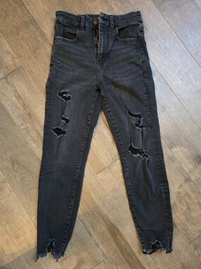 American Eagle WOMEN Black Distressed Skinny Jeans, Size 0